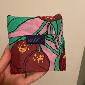 Baggu plumb tree standard